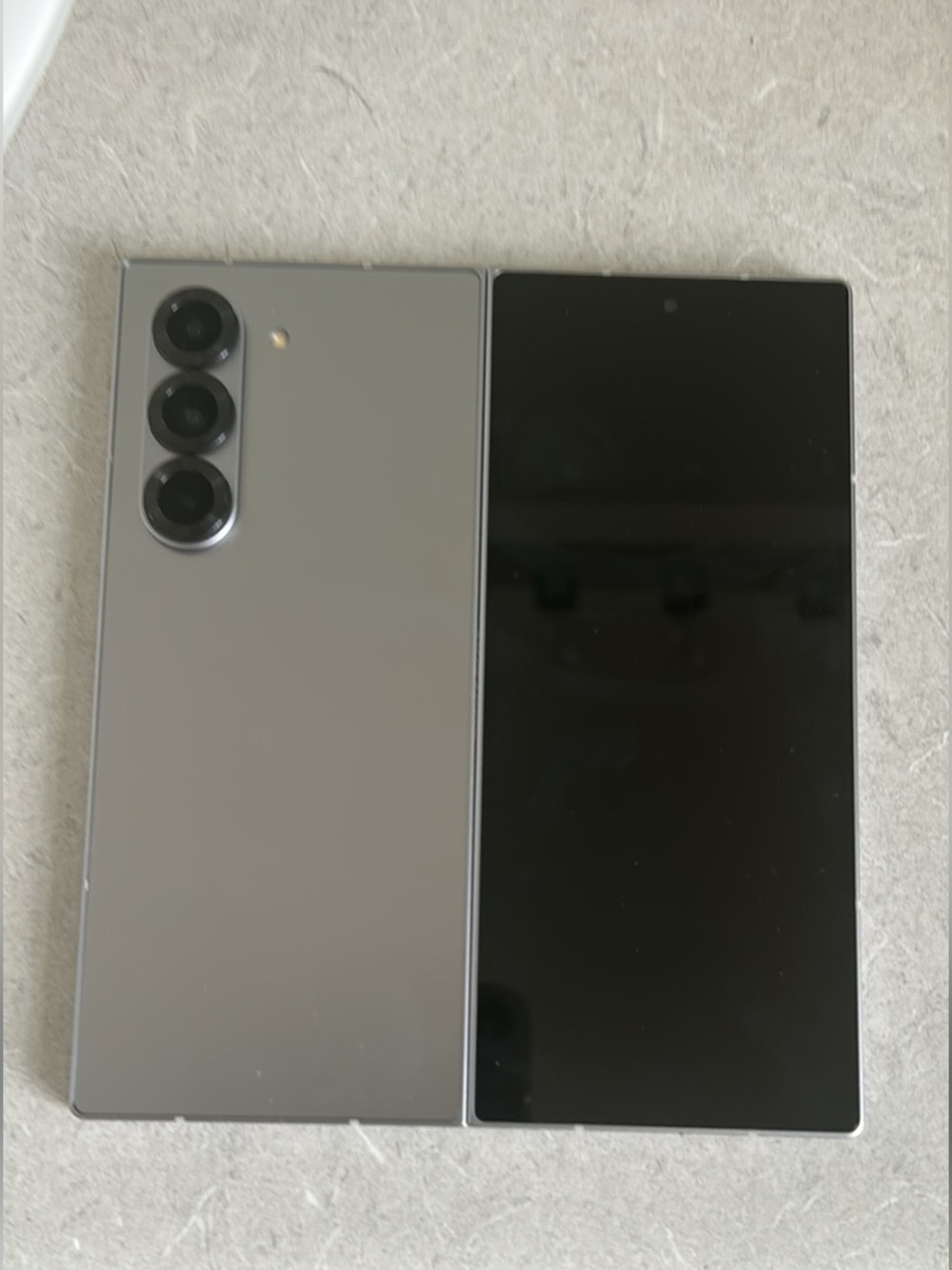 Samsung Black Smartphone Screen with USB-C Cable